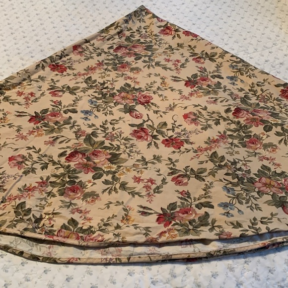 Floral Round tablecloth - Picture 3 of 3